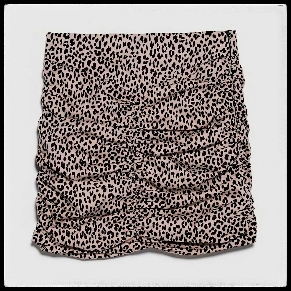 ZARA High Waisted Women's Mini Skirt Animal Print Size M